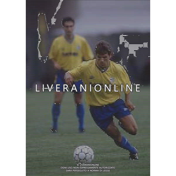 GIANFRANCO ZOLA CALCIATORE CON LA MAGLIA DEL PARMA - RETROSPETTIVA ANNI \'90 ©Archivio DFP/AGENZIA ALDO LIVERANI SAS