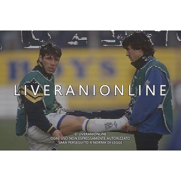 GIANFRANCO ZOLA CALCIATORE CON LA MAGLIA DEL PARMA - RETROSPETTIVA ANNI \'90 NELLA FOTO NEL 1993-1994 CON ANTONIO BENARRIVO ©Archivio DFP/AGENZIA ALDO LIVERANI SAS