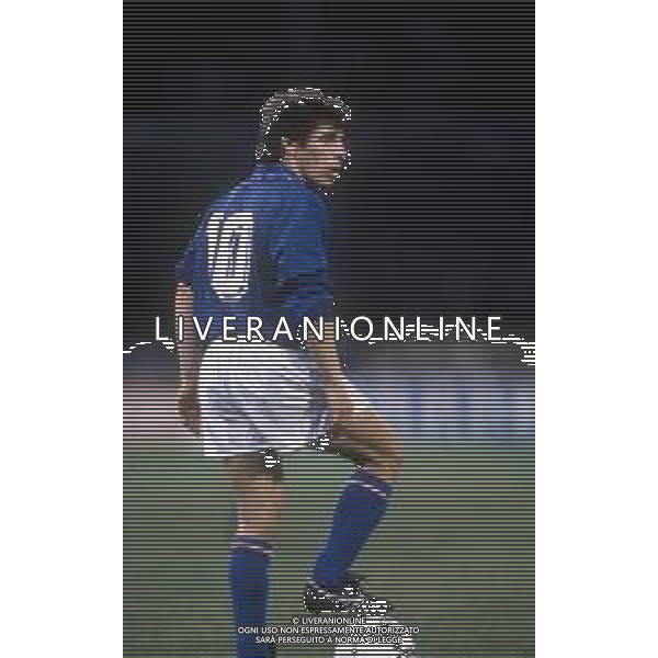 GIANFRANCO ZOLA CALCIATORE CON LA MAGLIA DELLA NAZIONALE ITALIANA - RETROSPETTIVA ANNI \'90 NELLA FOTO NEL 1991-1992 ©Archivio DFP/AGENZIA ALDO LIVERANI SAS
