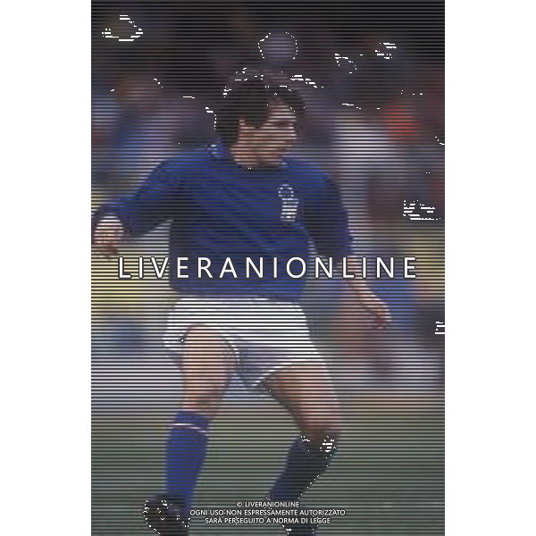GIANFRANCO ZOLA CALCIATORE CON LA MAGLIA DELLA NAZIONALE ITALIANA - RETROSPETTIVA ANNI \'90 NELLA FOTO NEL 1991-1992 ©Archivio DFP/AGENZIA ALDO LIVERANI SAS