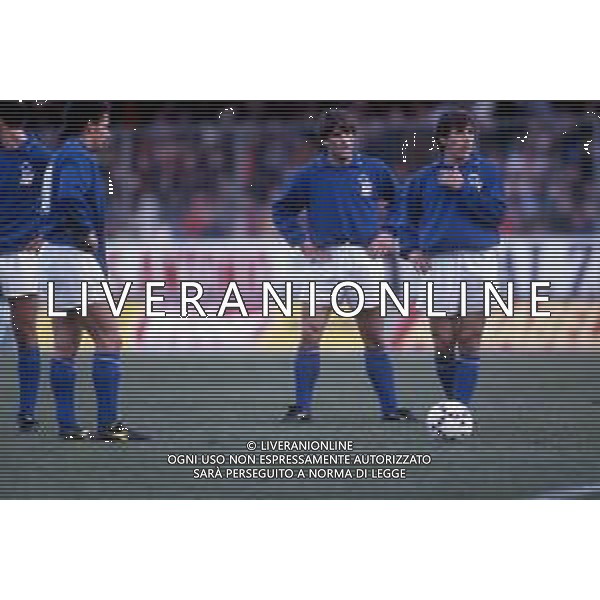 GIANFRANCO ZOLA CALCIATORE CON LA MAGLIA DELLA NAZIONALE ITALIANA - RETROSPETTIVA ANNI \'90 NELLA FOTO NEL 1991-1992 CON ROBERTO BAGGIO E ALBERICO EVANI ©Archivio DFP/AGENZIA ALDO LIVERANI SAS