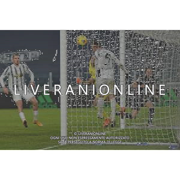 ©Falzone/Agenzia Aldo Liverani Torino 13.01.2021 Stadio Allianz Stadium Juventus vs Genoa Ottavi di Coppa Italia 2020-2021 Nella foto : Arthur salva sulla linea di porta il colpo di testa di Ivan Radovanovic