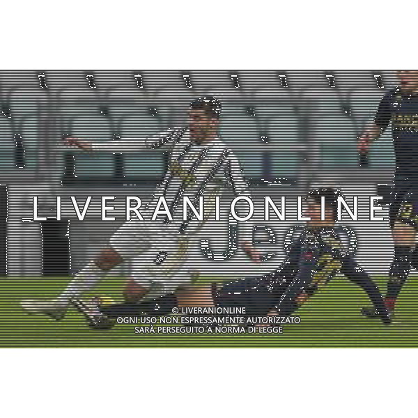 ©Falzone/Agenzia Aldo Liverani Torino 13.01.2021 Stadio Allianz Stadium Juventus vs Genoa Ottavi di Coppa Italia 2020-2021 Nella foto : Alvaro Morata steso da Daniel Dumbravanu