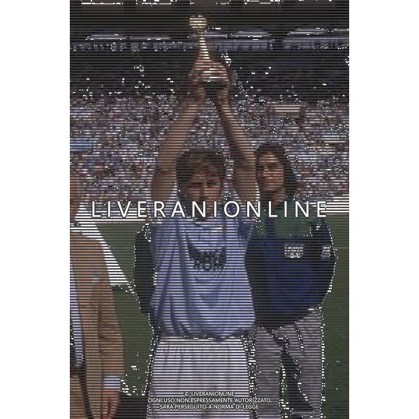 GIUSEPPE SIGNORI CALCIATORE CON LA MAGLIA DELLA LAZIO NEL 1993-1994 ©Archivio DFP/AG ALDO LIVERANI SAS