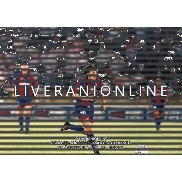 GIUSEPPE SIGNORI CALCIATORE CON LA MAGLIA DEL BOLOGNA NEL 1999-2000 - RETROSPETTIVA ©Archivio DFP/AG ALDO LIVERANI SAS