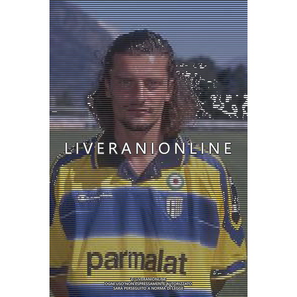 LUIGI SARTOR CALCIATORE CON LA MAGLIA DEL PARMA - RETROSPETTIVA ©Archivio DFP/AG ALDO LIVERANI SAS