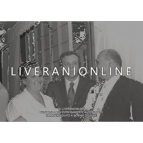 RETROSPETTIVA JOHNNY DORELLI ATTORE E CANTANTE, CONDUTTORE TELEVISIVO, PIANISTA NELLA FOTO JOHNNY DORELLI A SAINT VINCENT NELL\'ANNO 1970 A UN DISCO PER L\'ESTATE AG ALDO LIVERANI SAS