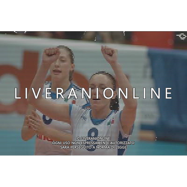 ITALIA- CROAZIA VOLLEY FEMMINILE: TORNEO INTERNAZIONALE \'CITTA\' DI LIVORNO\' 26/08/2005 NELLA FOTO: ESULTANZA DI BARAZZA JENNY FOTO DI: A.BIZZI/AGENZIA ALDO LIVERANI