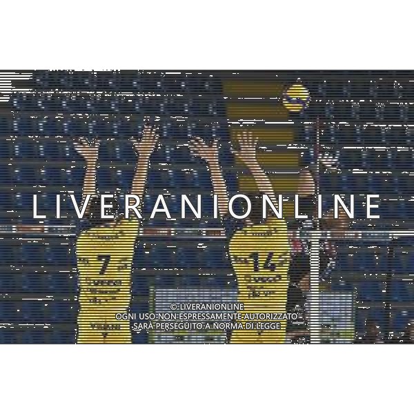 Roberto Bartomeoli/LM - Cucine Lube Civitanova vs Leo Shoes Modena - Volleyball Italian Serie A Men Superleague Championship 2020/2021 16 January 2021 - Palasport Eurosuole Forum, civitanova marche, Italy Photo showing: Spike of Yoandy Leal (Cucine Lube Civitanova) Block of Dragan Stankovic (Leo Shoes Modena) Luca Vettori (Leo Shoes Modena) @LM/Roberto Bartomeoli AG ALDO LIVERANI SAS