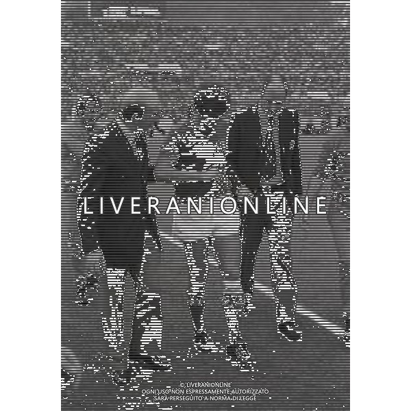 20-10-1973 ROMA QUALIFICAZIONI AI MONDIALI DI CALCIO ITALIA SVIZZERA 2-0 NELA FOTO INFORTUNIO GIANNI RIVERA AG ALDO LIVERANI SAS