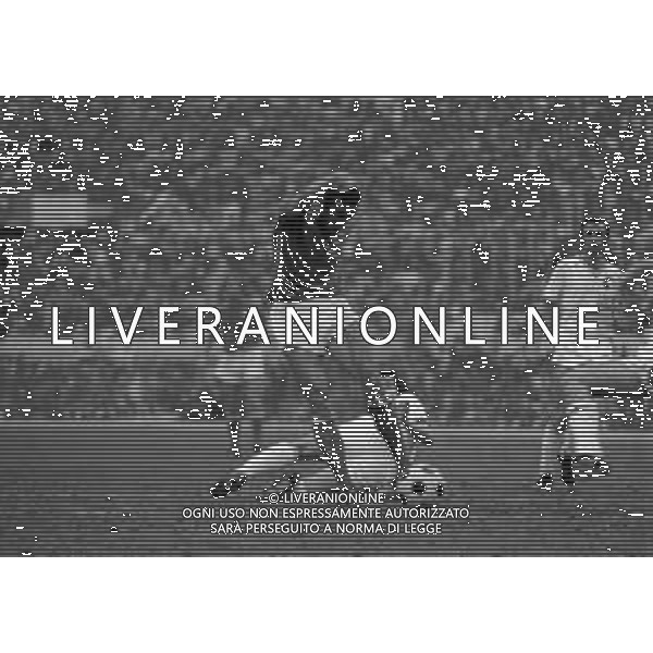 20-10-1973 ROMA QUALIFICAZIONI AI MONDIALI DI CALCIO ITALIA SVIZZERA 2-0 NELA FOTO GIGI RIVA AG ALDO LIVERANI SAS