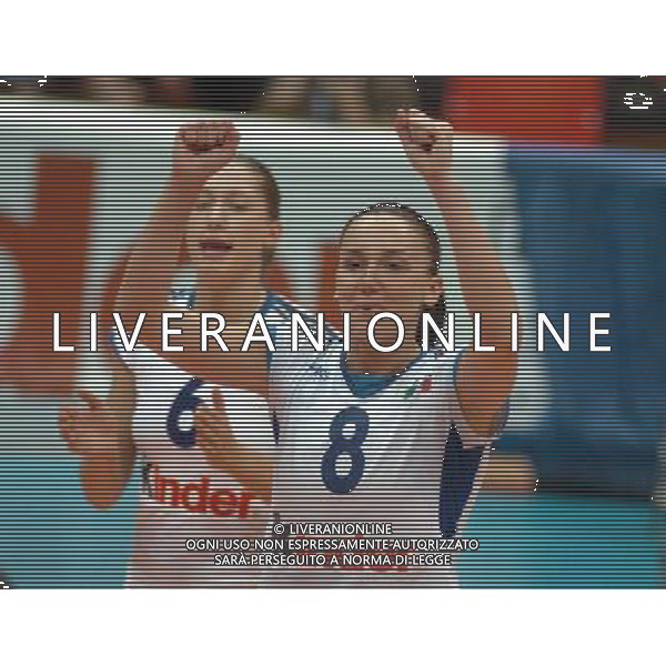 LIVORNO,26 AGOSTO 2005 VOLLEY FEMMINILE QUADRANGOLARE INTERNAZIONALE \'CITTA\' DI LIVORNO\' PARTITA ITALIA-CROAZIA NELLA FOTO: BARAZZA JENNY ESULTANZA FOTO BIZZI-A.LIVERANI