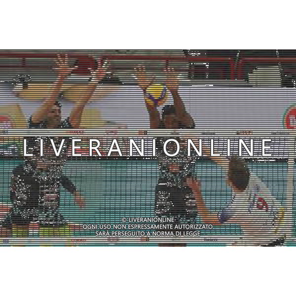 Loris Cerquiglini/LM - Sir Safety Conad Perugia vs Allianz Milano - Volleyball Italian Serie A Men Superleague Championship 2020/2021 17 January 2021 - PalaEvangelisti, perugia, Italy Photo showing: pjean patry (n.09 opposite spicker power volley milano) spike wilfredo leon venero (n.9 hitter spiker sir safety conad perugia) block @LM/Loris Cerquiglini AG ALDO LIVERANI SAS