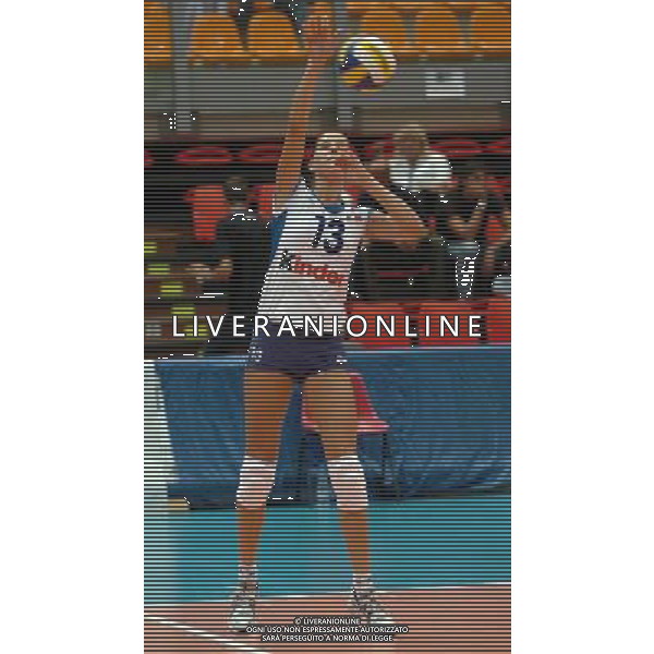 LIVORNO,26 AGOSTO 2005 VOLLEY FEMMINILE QUADRANGOLARE INTERNAZIONALE \'CITTA\' DI LIVORNO\' PARTITA ITALIA-CROAZIA NELLA FOTO: LURASCHI KATIA FOTO BIZZI-A.LIVERANI