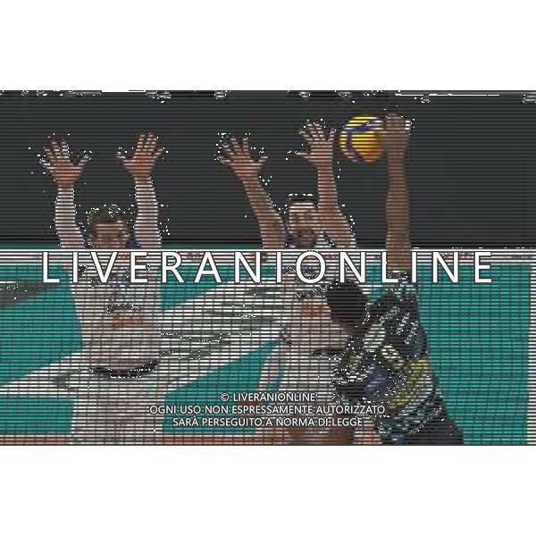 Loris Cerquiglini/LM - Sir Safety Conad Perugia vs Allianz Milano - Volleyball Italian Serie A Men Superleague Championship 2020/2021 17 January 2021 - PalaEvangelisti, perugia, Italy Photo showing: wilfredo leon venero (n.9 hitter spiker sir safety conad perugia) spike leandro mosca (n.12 middle blocker power volley milano) block @LM/Loris Cerquiglini AG ALDO LIVERANI SAS