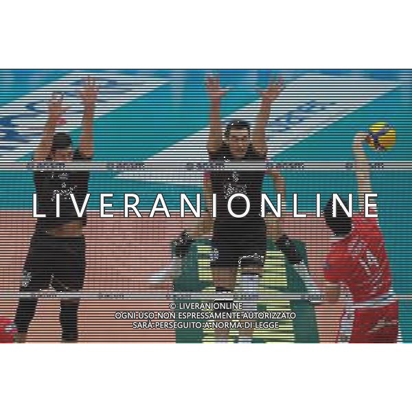 Roberto Tommasini/LM - NBV Verona vs Consar Ravenna - Volleyball Italian Serie A Men Superleague Championship 2020/2021 17 January 2021 - AGSM Forum, Verona, Italy Photo showing: Block of Thomas Jaeschke - NBV Verona @LM/Roberto Tommasini AG ALDO LIVERANI SAS