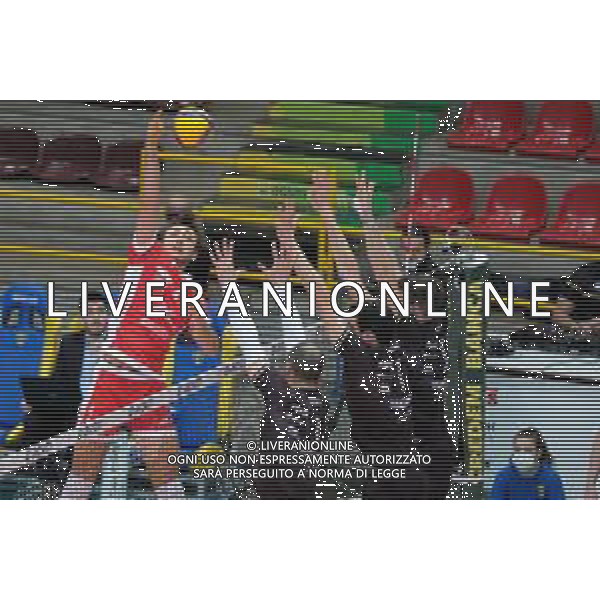 Roberto Tommasini/LM - NBV Verona vs Consar Ravenna - Volleyball Italian Serie A Men Superleague Championship 2020/2021 17 January 2021 - AGSM Forum, Verona, Italy Photo showing: Spike of Eric Loeppky - Consar Ravenna @LM/Roberto Tommasini AG ALDO LIVERANI SAS
