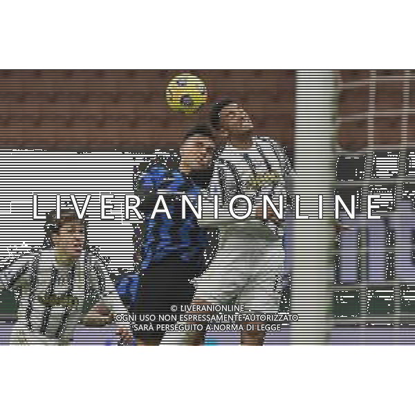 Lautaro Martinez (Inter) e Danilo (Juventus) Inter vs Juventus Campionato Serie A TIM - 18a giornata Milano 17-01-2021 Stadio Giuseppe Meazza - San Siro foto Roberto Garavaglia/ag. Aldo Liverani sas /AGENZIA ALDO LIVERANI SAS