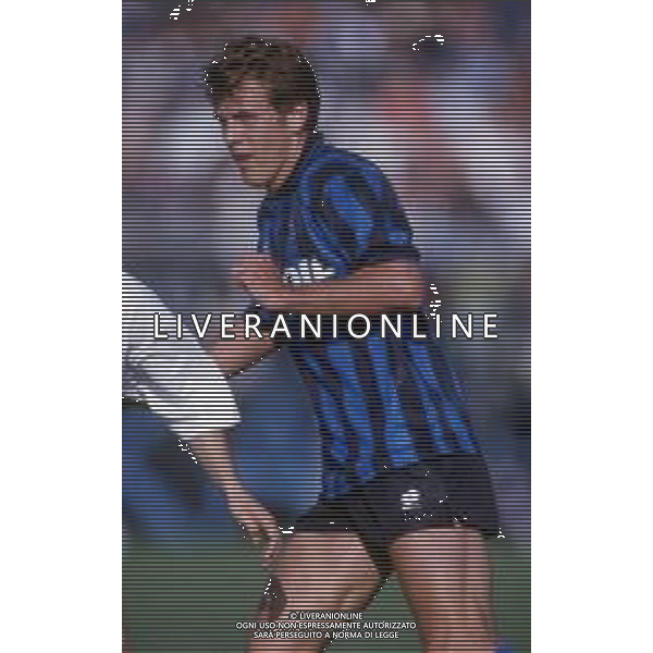 RETROSPETTIVA FRANCK SAUZEE CALCIATORE FRANCESE CON LA MAGLIA DELL\'ATALANTA NEL 1993-1994. ©Archivio DFP/AGENZIA ALDO LIVERANI SAS