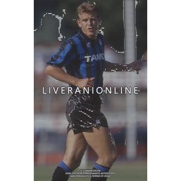 RETROSPETTIVA FRANCK SAUZEE CALCIATORE FRANCESE CON LA MAGLIA DELL\'ATALANTA NEL 1993-1994. ©Archivio DFP/AGENZIA ALDO LIVERANI SAS
