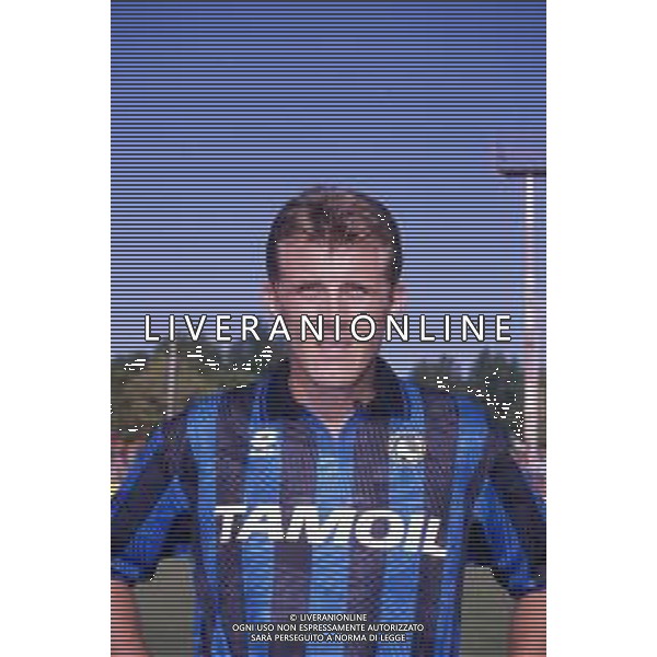 RETROSPETTIVA FRANCK SAUZEE CALCIATORE FRANCESE CON LA MAGLIA DELL\'ATALANTA NEL 1993-1994. ©Archivio DFP/AGENZIA ALDO LIVERANI SAS
