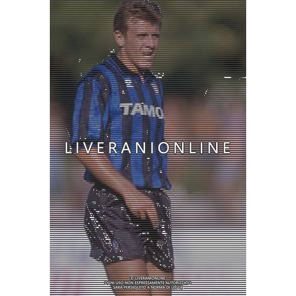 RETROSPETTIVA FRANCK SAUZEE CALCIATORE FRANCESE CON LA MAGLIA DELL\'ATALANTA NEL 1993-1994. ©Archivio DFP/AGENZIA ALDO LIVERANI SAS