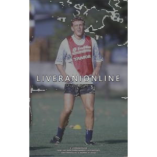 RETROSPETTIVA FRANCK SAUZEE CALCIATORE FRANCESE CON LA MAGLIA DELL\'ATALANTA NEL 1993-1994. NELLA FOTO DURANTE L\'ALLENAMENTO ©Archivio DFP/AGENZIA ALDO LIVERANI SAS