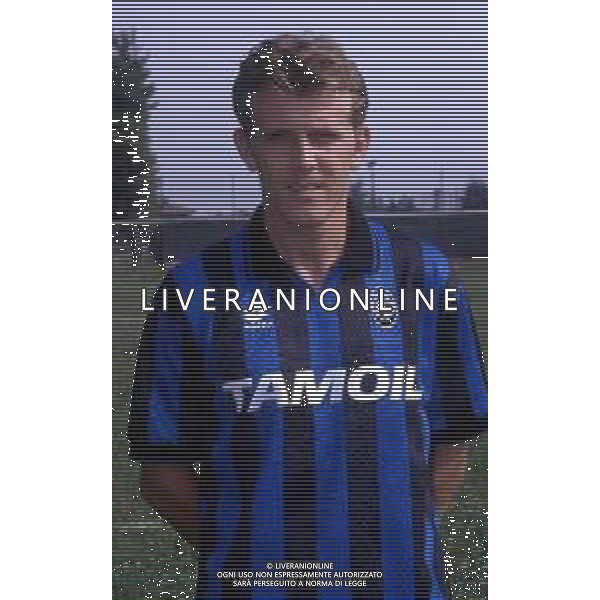 RETROSPETTIVA FRANCK SAUZEE CALCIATORE FRANCESE CON LA MAGLIA DELL\'ATALANTA NEL 1993-1994. ©Archivio DFP/AGENZIA ALDO LIVERANI SAS