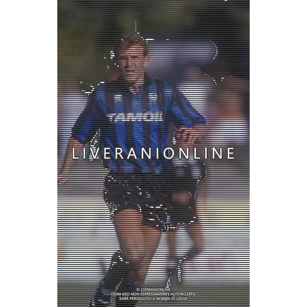 RETROSPETTIVA FRANCK SAUZEE CALCIATORE FRANCESE CON LA MAGLIA DELL\'ATALANTA NEL 1993-1994. ©Archivio DFP/AGENZIA ALDO LIVERANI SAS