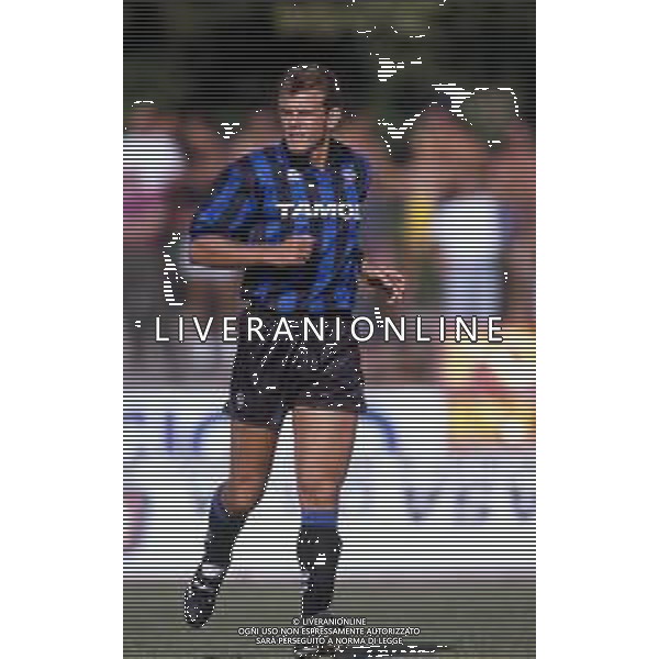 RETROSPETTIVA FRANCK SAUZEE CALCIATORE FRANCESE CON LA MAGLIA DELL\'ATALANTA NEL 1993-1994. ©Archivio DFP/AGENZIA ALDO LIVERANI SAS