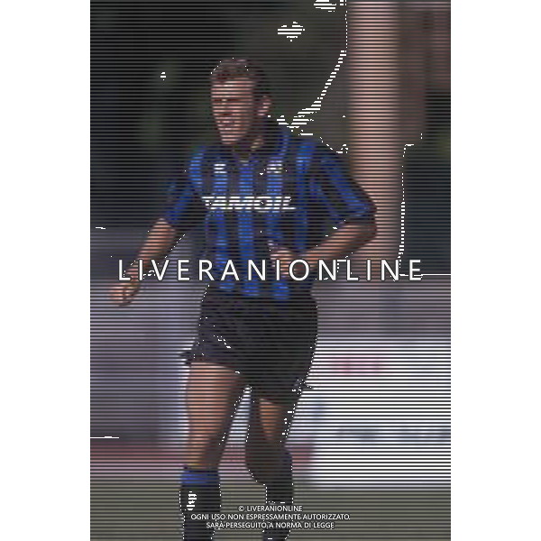 RETROSPETTIVA FRANCK SAUZEE CALCIATORE FRANCESE CON LA MAGLIA DELL\'ATALANTA NEL 1993-1994. ©Archivio DFP/AGENZIA ALDO LIVERANI SAS