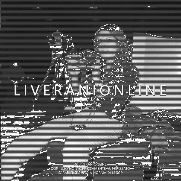 RETROSPETTIVA NADA MALANIMA CANTANTE NELLA FOTO NADA MALANIMA A RIMINI ALLA DISCOTECA L\'ATRO MONDO NELL\'ANNO 1969 A RIMINI AG ALDO LIVERANI SAS
