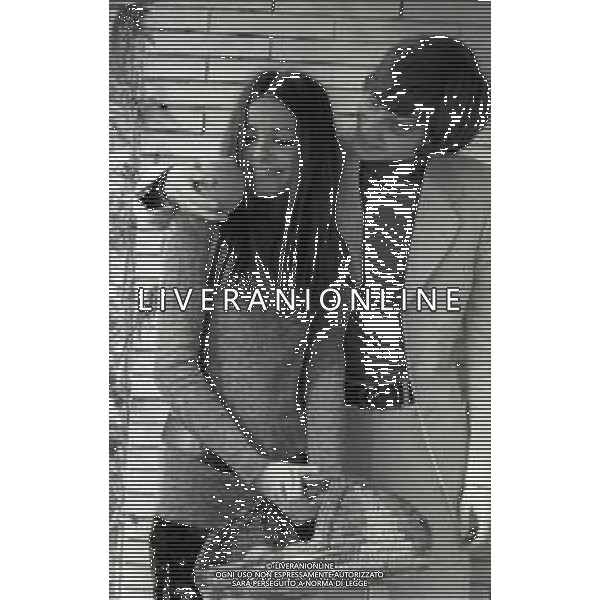 RETROSPETTIVA NADA MALANIMA CANTANTE NELLA FOTO NADA MALANIMA CON RON PSEUDONIMO DI ROSALINO CELLAMARE A ROMA NELL\'ANNO 1969 AG ALDO LIVERANI SAS