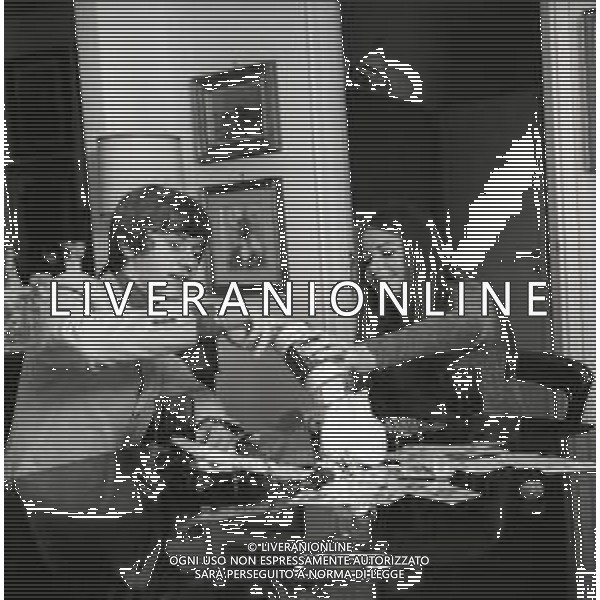RETROSPETTIVA NADA MALANIMA CANTANTE NELLA FOTO NADA MALANIMA A ROMA CON ROSALINO CELLAMARE PSEDONIMO RON NELL\'ANNO 1970 AG ALDO LIVERANI SAS
