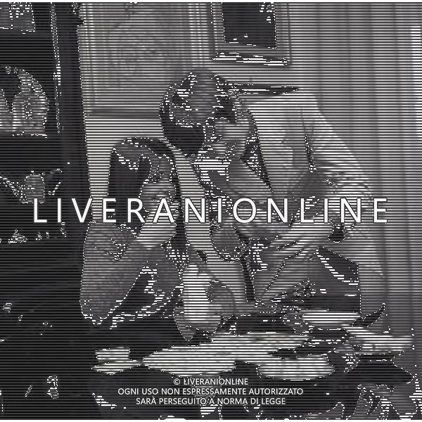 RETROSPETTIVA NADA MALANIMA CANTANTE NELLA FOTO NADA MALANIMA A ROMA CON ROSALINO CELLAMARE PSEDONIMO RON NELL\'ANNO 1970 AG ALDO LIVERANI SAS