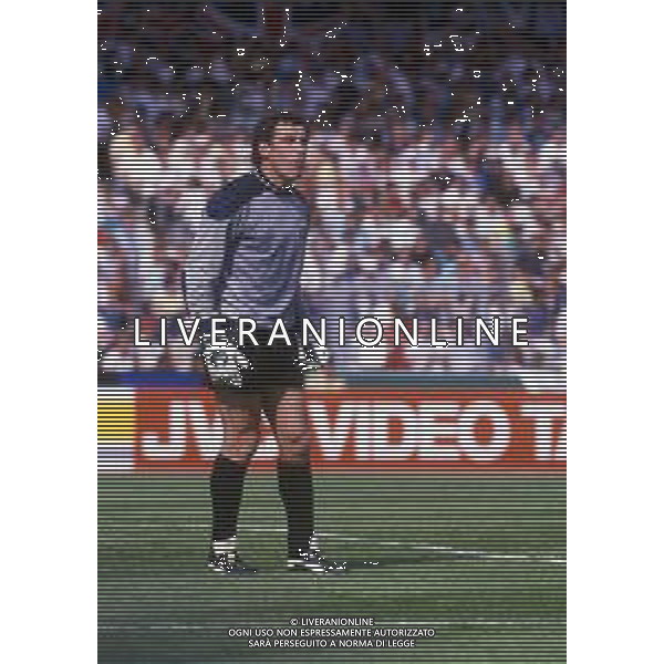 RETROSPETTIVA PETER SHILTON CALCIATORE - PORTIERE NAZIONALE INGLESE NELLA FOTO NEL 1988 ARCHIVIO AG. ALDO LIVERANI SAS