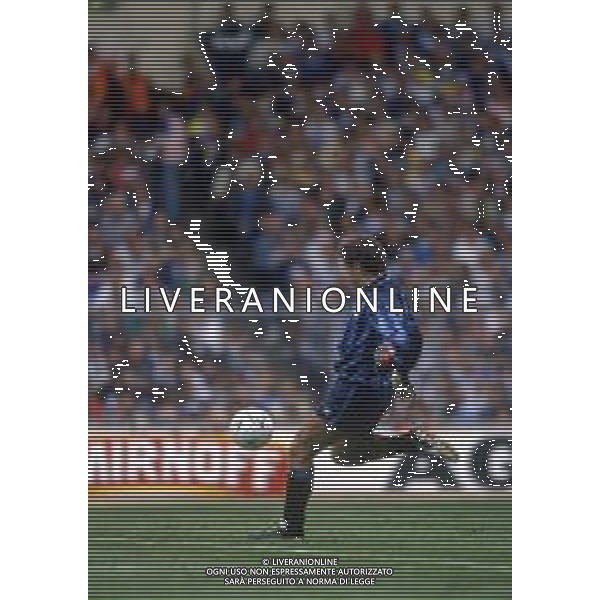 RETROSPETTIVA PETER SHILTON CALCIATORE - PORTIERE NAZIONALE INGLESE NELLA FOTO NEL 1990 ARCHIVIO AG. ALDO LIVERANI SAS
