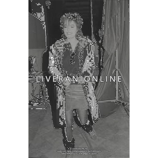 RETROSPETTIVA NADA MALANIMA CANTANTE NELLA FOTO NADA MALANIMA CON RENZO ARBORE NELL\'ANNO 1983 AG ALDO LIVERANI SAS