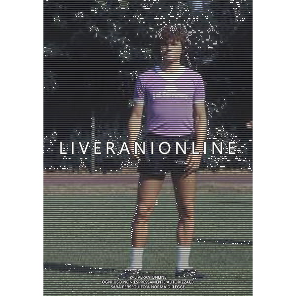 RETROSPETTIVA FEDERICO ROSSI CALCIATORE - NELLA FOTO CON LA MAGLIA DELLA FIORENTINA NEL 1982-1983 DURANTE L\'ALLENAMENTO ARCHIVIO AG. ALDO LIVERANI SAS