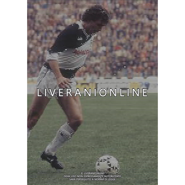 RETROSPETTIVA FEDERICO ROSSI CALCIATORE - NELLA FOTO CON LA MAGLIA DELL\'UDINESE NEL 1984-1985 ARCHIVIO AG. ALDO LIVERANI SAS