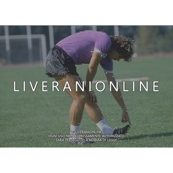 RETROSPETTIVA FEDERICO ROSSI CALCIATORE - NELLA FOTO CON LA MAGLIA DELLA FIORENTINA NEL 1982-1983 DURANTE L\'ALLENAMENTO ARCHIVIO AG. ALDO LIVERANI SAS