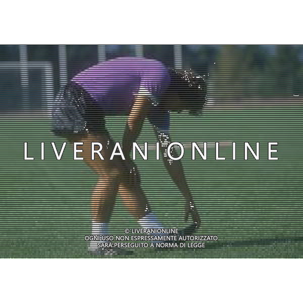 RETROSPETTIVA FEDERICO ROSSI CALCIATORE - NELLA FOTO CON LA MAGLIA DELLA FIORENTINA NEL 1982-1983 DURANTE L\'ALLENAMENTO ARCHIVIO AG. ALDO LIVERANI SAS