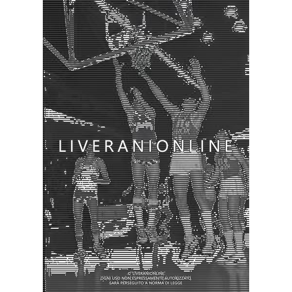 1977 MILANO CAMPIONATO DI BASKET SERIE A 1 XEROX MILANO-BRILL CAGLIARI NELLA FOTO AZIONE DI GIOCO AG ALDO LIVERANI SAS