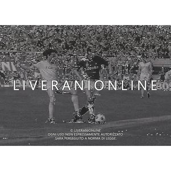 TORINO 24-04-1983 CAMPIONATO DI CALCIO SERIE A TORINO VERONA NELLA FOTO ROBERTO GALBIATI E DIRCEU AG ALDO LIVERANI SAS