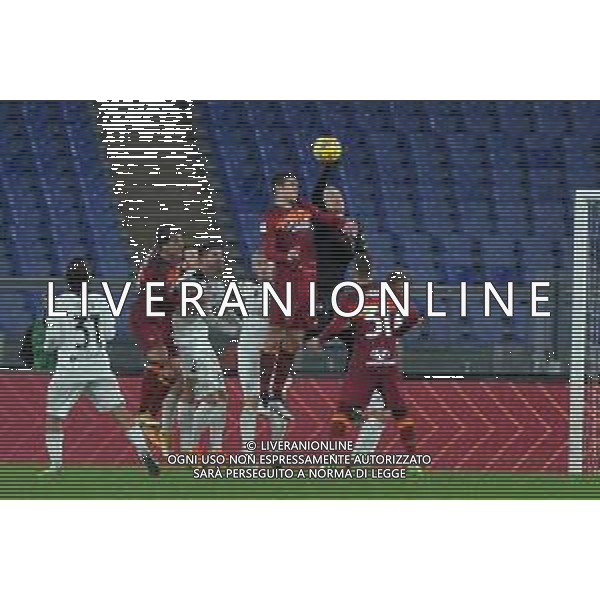 Roma vs Spezia Tim Cup - Ottavi di finale Stadio Olimpico - Roma 19-01-2021 nella foto Krapikas anticipa gianluca Mancini ©Federico Gaetano / AGENZIA ALDO LIVERANI SAS