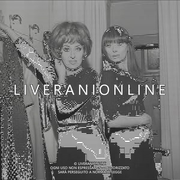 RETROSPETTIVA SANDRA MONDAINI ATTRICE NELLA FOTO SANDRA MONDAINI CON AVE NINCHI E ANTONELLA STENI NELL\'ANNO 1967 AG ALDO LIVERANI SAS 