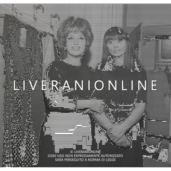 RETROSPETTIVA SANDRA MONDAINI ATTRICE NELLA FOTO SANDRA MONDAINI CON AVE NINCHI E ANTONELLA STENI NELL\'ANNO 1967 AG ALDO LIVERANI SAS 