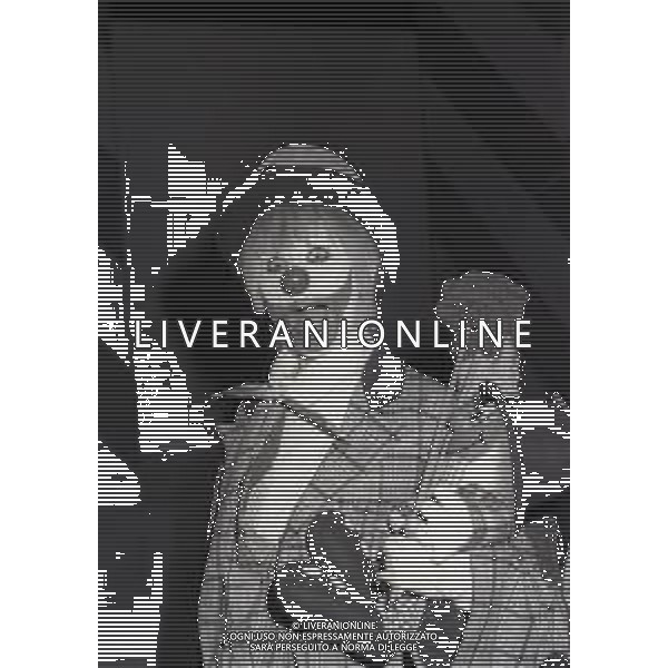 RETROSPETTIVA SANDRA MONDAINI ATTRICE NELLA FOTO SANDRA MONDAINI SBIRULINO A MILANO NELL\'ANNO 1982 AG ALDO LIVERANI SAS