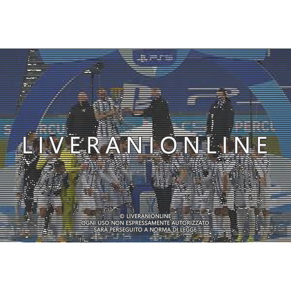 Reggio Emilia 20/01/2021 PS5 Supercoppa Italiana 2020/2021 Juventus vs Napoli - nella foto: festeggiamenti juventus per la vittoria della supercoppa - giorgio chiellini con il trofeo ©Claudio Zamagni/Agenzia Aldo Liverani during Italian\'s PS5 Super Cup 2020/2021 soccer match between JUVENTUS F.C and S.S.C.NAPOLI at Mapei Stadium in Reggio Emilia on January 20 2021 photo credit by Claudio Zamagni/Aldo Liverani Photo Agency/AGENZIA ALDO LIVERANI SAS