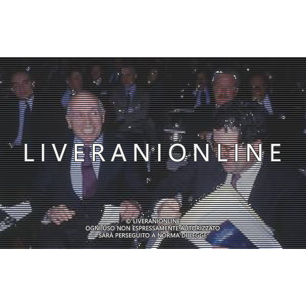 RETROSPETTIVA ANNI \'80 MARIO SCHIMBERNI ECONOMISTA NELLA FOTO NEL 1987 CON ROMANO PRODI ©ARCHIVIO AGENZIA ALDO LIVERANI SAS